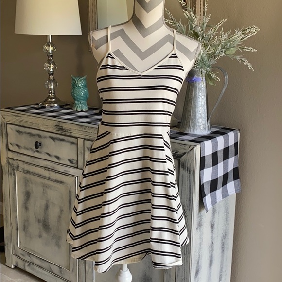 Swingy black & white stripe tank dress - Picture 4 of 5